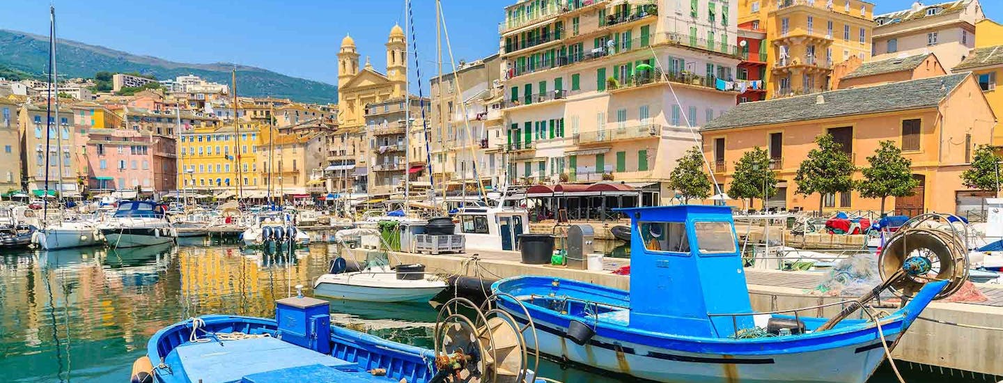 Reiser til Bastia på Korsika med hotell, fly og leiebil