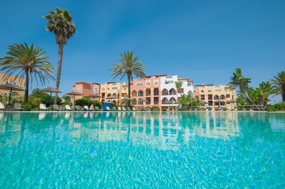 Jardim da Meia Praia Hotel